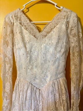 Vintage Handmade Ivory Lace Wedding Dress